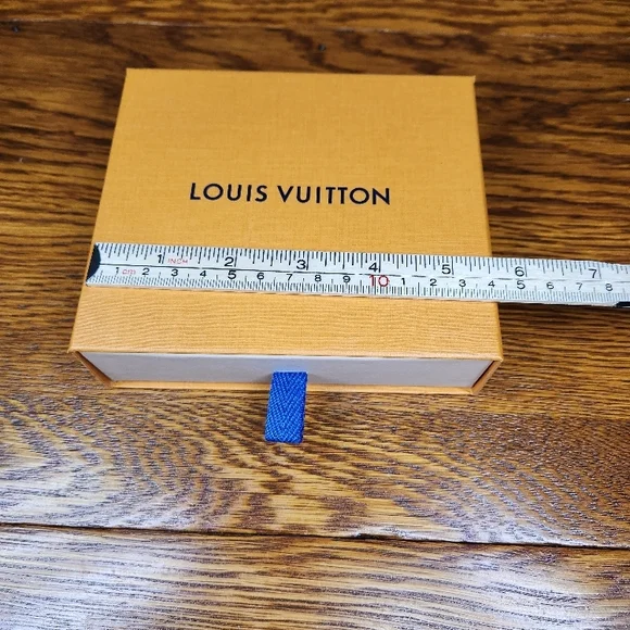 Louis Vuitton Orange Gift Box with Blue Ribbon - Picture 5 of 8
